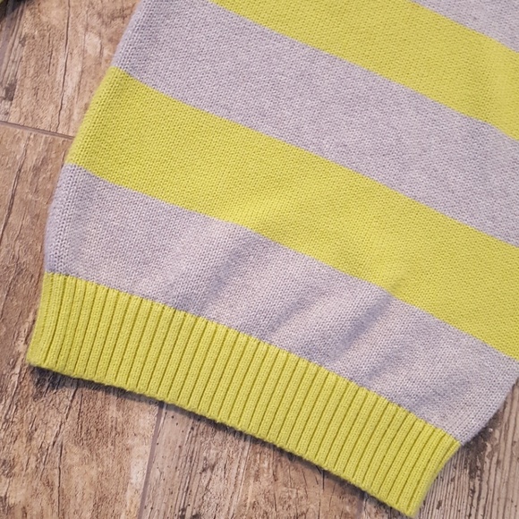 🍃🌺 Banana Republic boat neck sweater - Picture 2 of 5